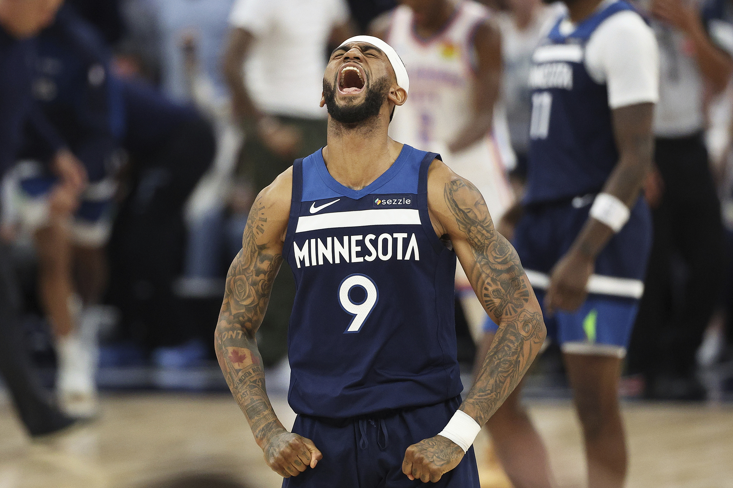 亚历山大-沃克新合同收入比NBA生涯前六年翻了接近三倍
